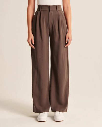Wide-Legged Pants Suit