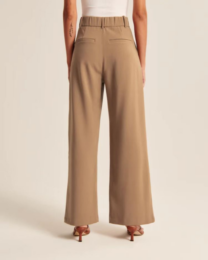 Wide-Legged Pants Suit