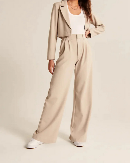 Wide-Legged Pants Suit